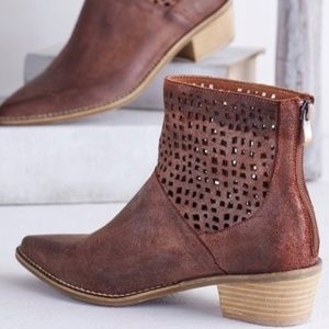 Antelope Denae booties